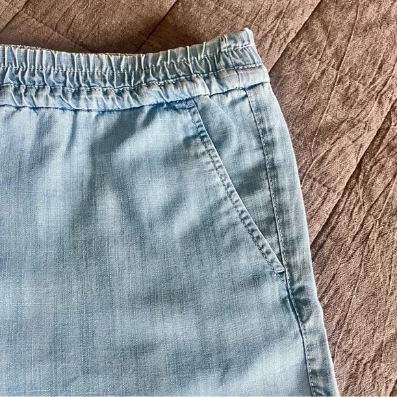 LOFT Tencel Blue Denim Running Short | Lounge Shorts | Medium - Picture 6 of 9